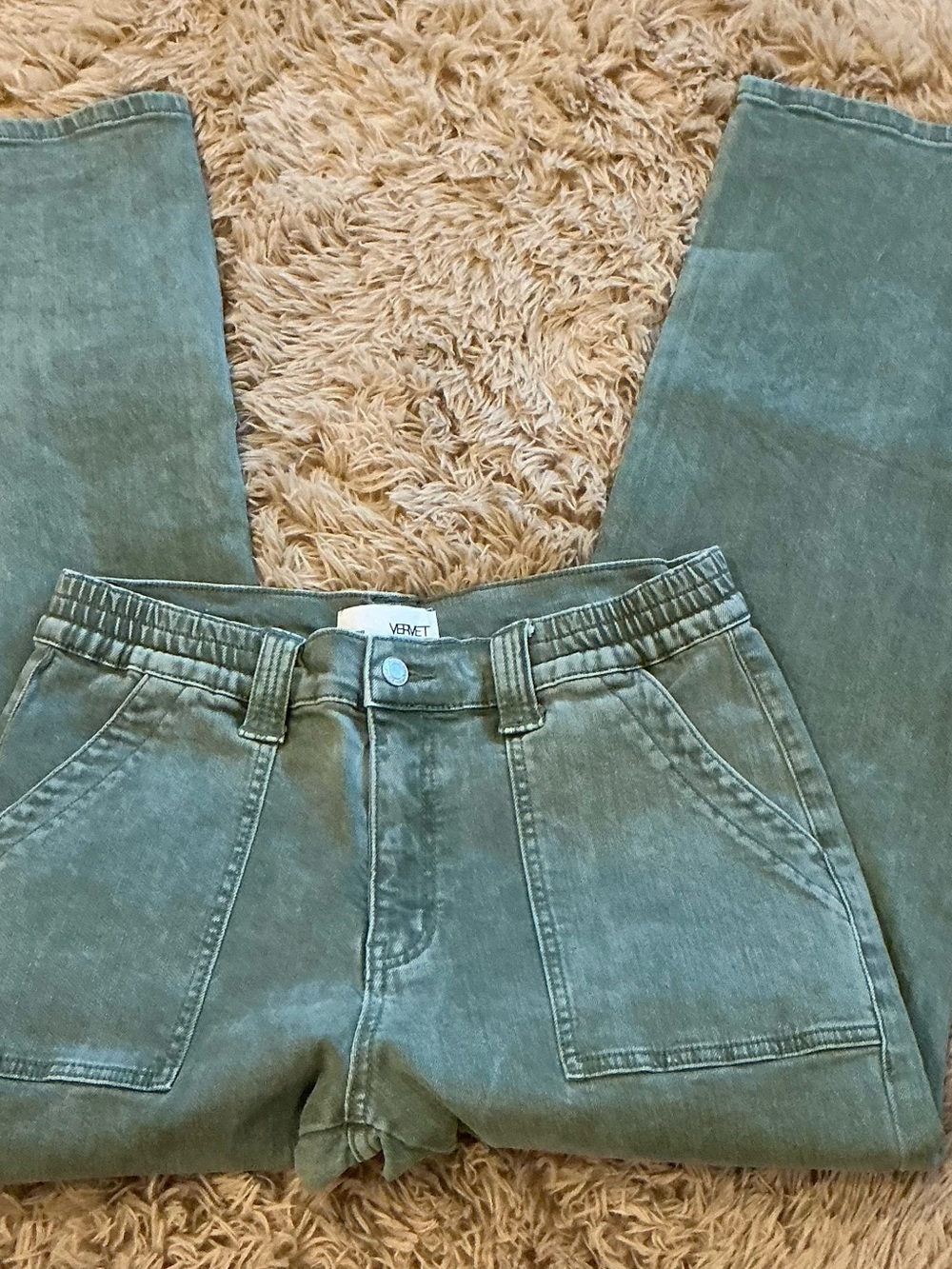 Veret Women's Straight-Leg Jeans in Olive Green